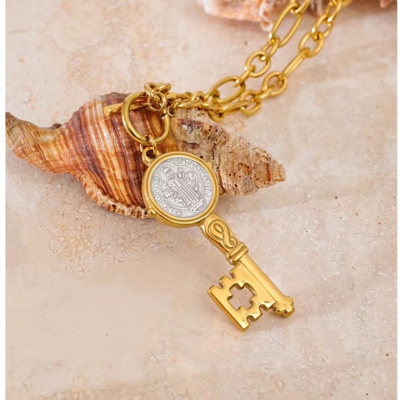 Anthropologie Gold Stainless Steel Key Pendant Necklace ✨ - Picture 4 of 11